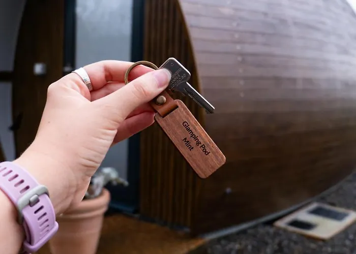 Дом отдыха Hidden Acres- Luxury Glamping Pod Малахайд